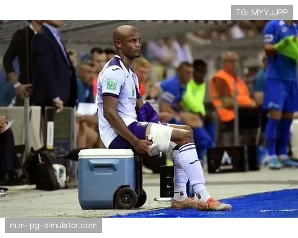 拜仁边路飞翼戴维斯肌肉拉伤 孔帕尼需调整左路攻防配置 拜仁边路飞翼戴维斯肌肉拉伤 孔帕尼需调整左路攻防配置